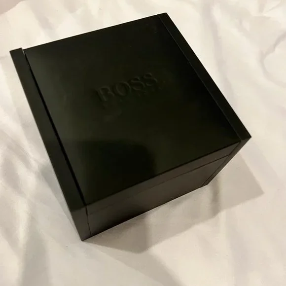 NEW HUGO BOSS WATCH FOR WOMAN , WHITE , PEARL DESIGN WITH PEARL & STONES